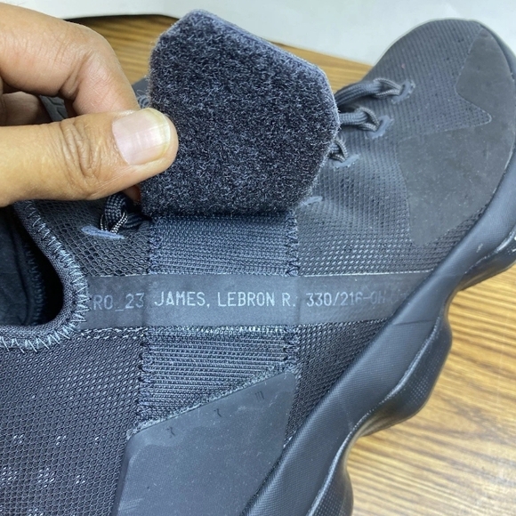 Nike Lebron XIV 14 Limited Zero Dark Thirty Mens Size 12 Black 852402-002 - Picture 4 of 14